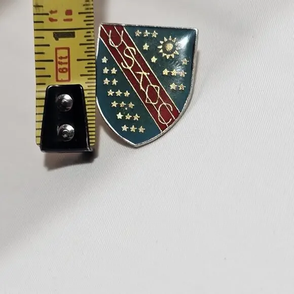 VINTAGE MILITARY US ARMY TAIWAN DEFENSE COMMAND INSIGNIA LAPEL HAT PIN BADGE - Picture 2 of 3